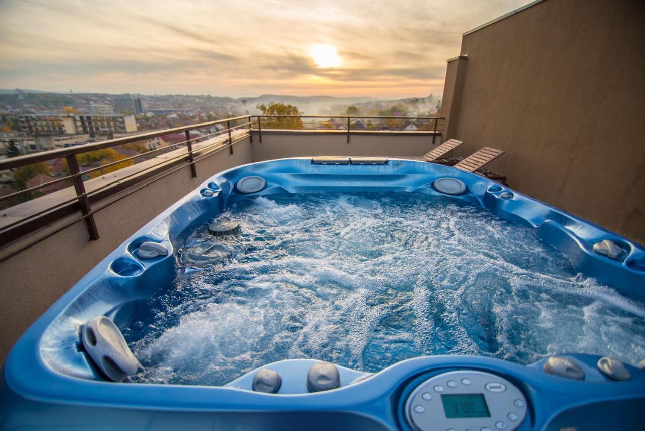 The Aviator Apartment - Jacuzzi & Panoramic View Клуж-Напока Екстериор снимка
